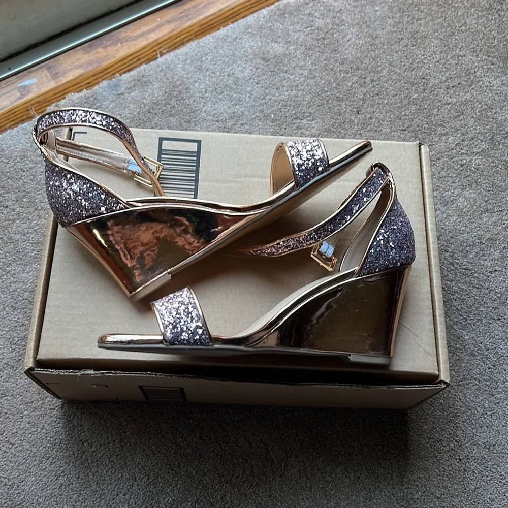 Rose Gold Sparkle Heel - Picture 2 of 5